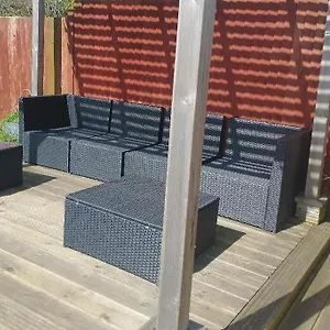 Cosy Garden Minimum Two Night Brighton